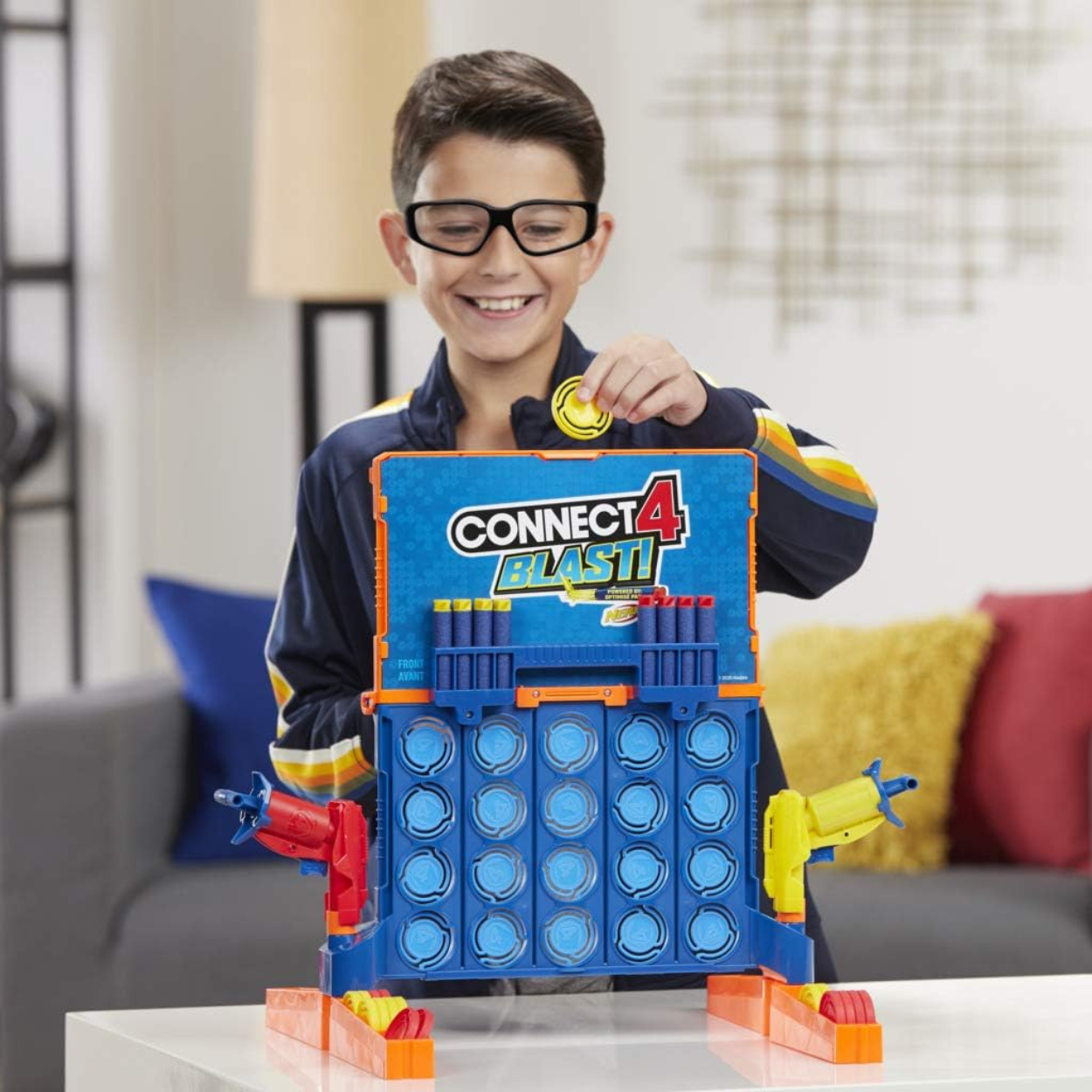 Conecta 4 Blast con el poder de Nerf juego de mesa.